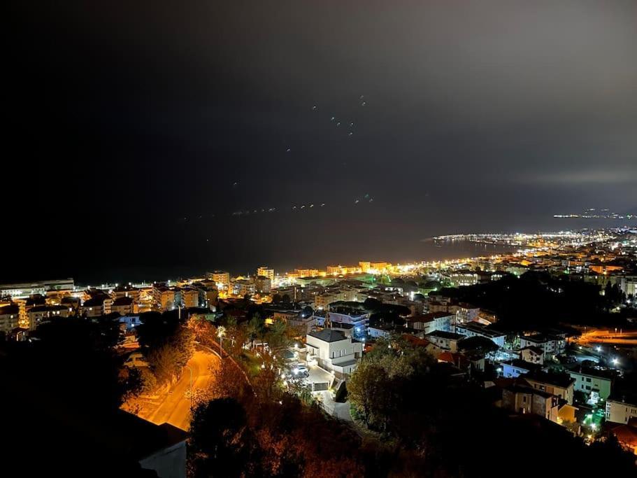 Appartement Vue Sur Mer Pietra Ligure Exterior foto